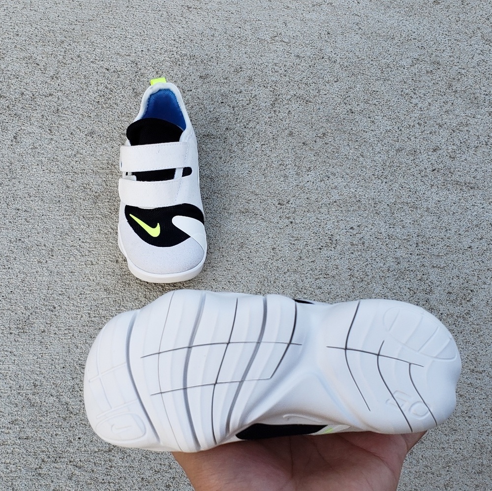 NIKE FREE RN Kids Size 9 C NEW - Picture 4 of 6